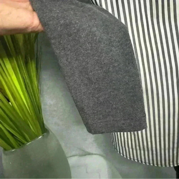 E.L.I. Small Pima Cotton Long Sleeve Pullover V Neck with Pockets Black & White - Picture 5 of 11